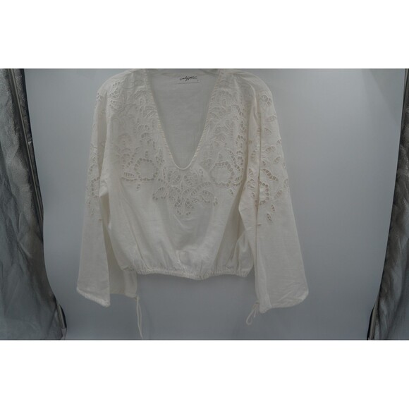 Carly Jean Los Angeles White Eyelet Lace Blouse V-Neck Bell Sleeve Tunic Size L - Picture 1 of 9